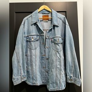 Levi’s trucker shacket